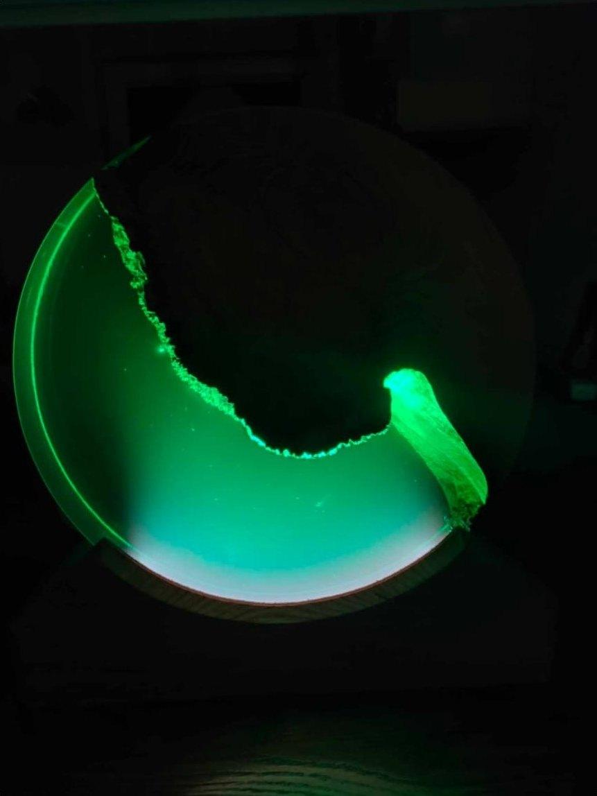 Green ocean resin lamp