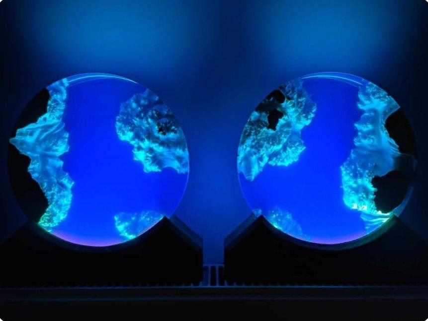 Twin-wave resin lamp